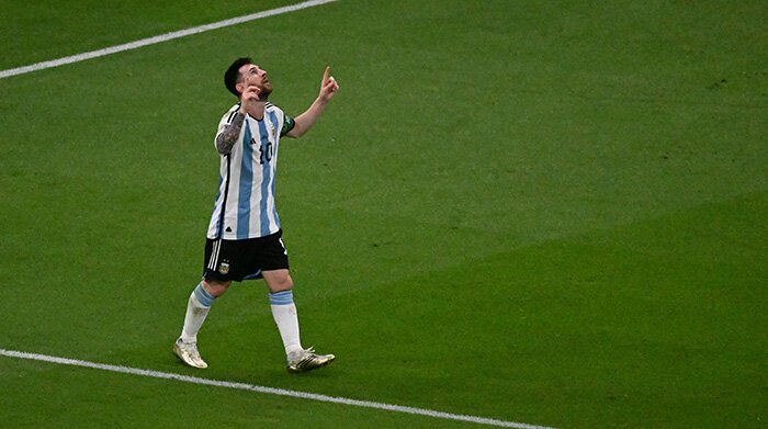 Argentina 2 v ۰ Mexico