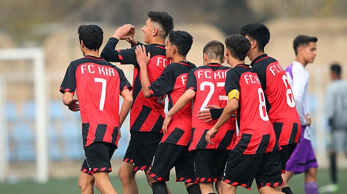 Kia Academy 5 v ۰ Mehr Yaran Hafez